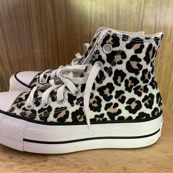 Sneakers - Picture 2 of 3